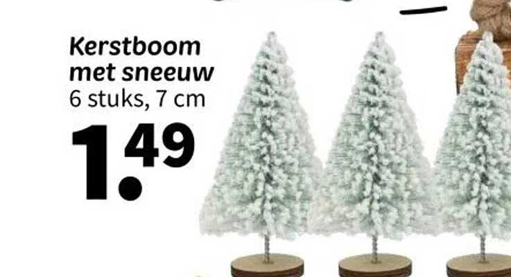 Kerstboom met sneeuw