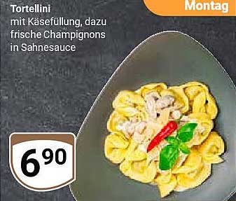 Tortellini mit Käsefüllung, dazu frische Champignons in Sahnesauce