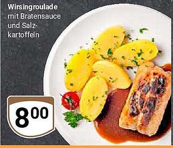 Wirsingroulade mit Bratensauce und Salzkartoffeln