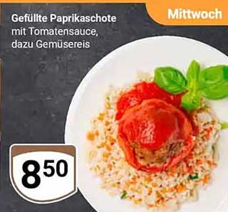 Gefüllte Paprikaschote mit Tomatensauce, dazu Gemüse-reis