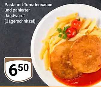 Pasta mit Tomatensauce und panierter Jagdwurst (Jägerschnitzel)