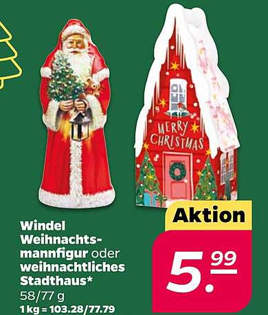 Windel Weihnachtsmannfigur oder weihnachtliches Stadthaus*